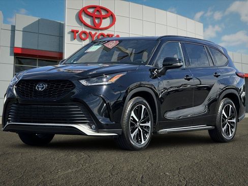 Used 2022 Toyota Highlander XSE FWD image 7