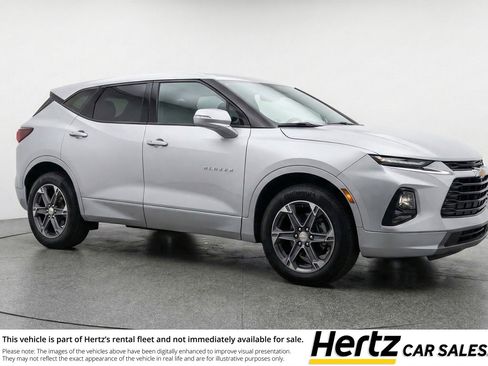 Used 2025 Chevrolet Blazer LT image 1