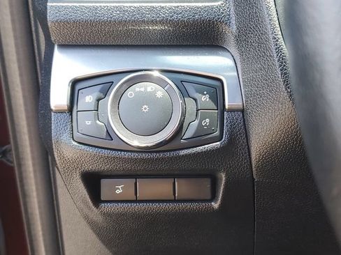 Used 2019 Ford Explorer XLT w/ Equipment Group 201A AWD/4WD image 23