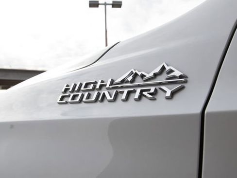 Used 2023 Chevrolet Tahoe High Country image 7