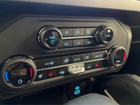 Used 2025 Ford Bronco Badlands AWD/4WD image 35