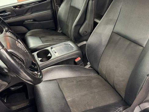 Used 2019 Dodge Grand Caravan SXT w/ Blacktop Package image 20