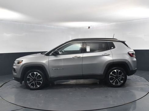 Used 2022 Jeep Compass Limited w/ Sun and Sound Group image 5