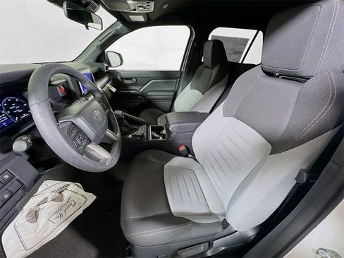 Certified 2025 Toyota 4Runner TRD Off-Road image 18