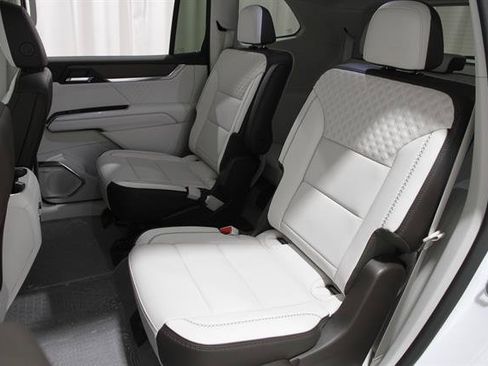 Used 2025 GMC Acadia Denali w/ LPO, Floor Liner Package FWD image 19