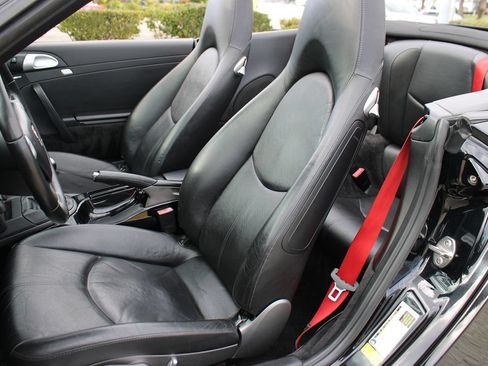 Used 2006 Porsche 911 Carrera RWD image 28