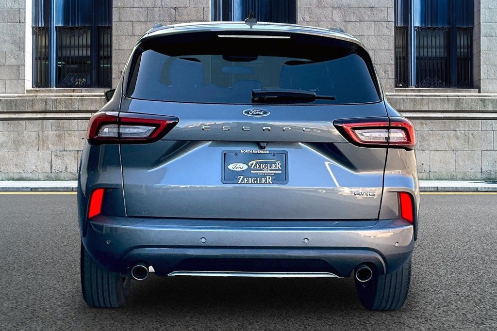 Used 2023 Ford Escape ST-Line w/ Tech Pack #1 AWD/4WD image 4