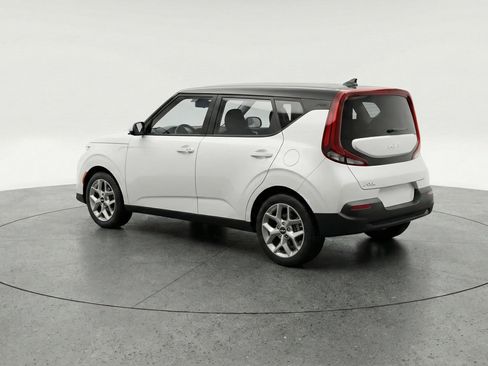 Used 2025 Kia Soul LX w/ LX Technology Package FWD image 6