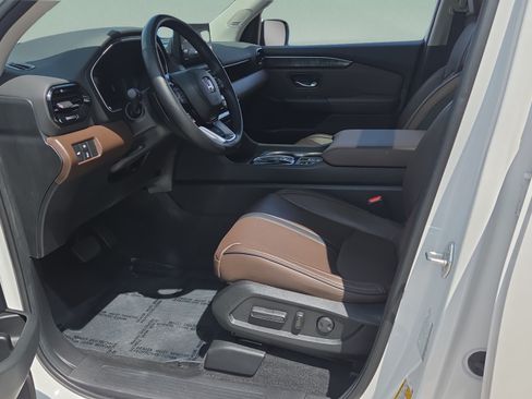 Used 2023 Honda Pilot Elite image 9