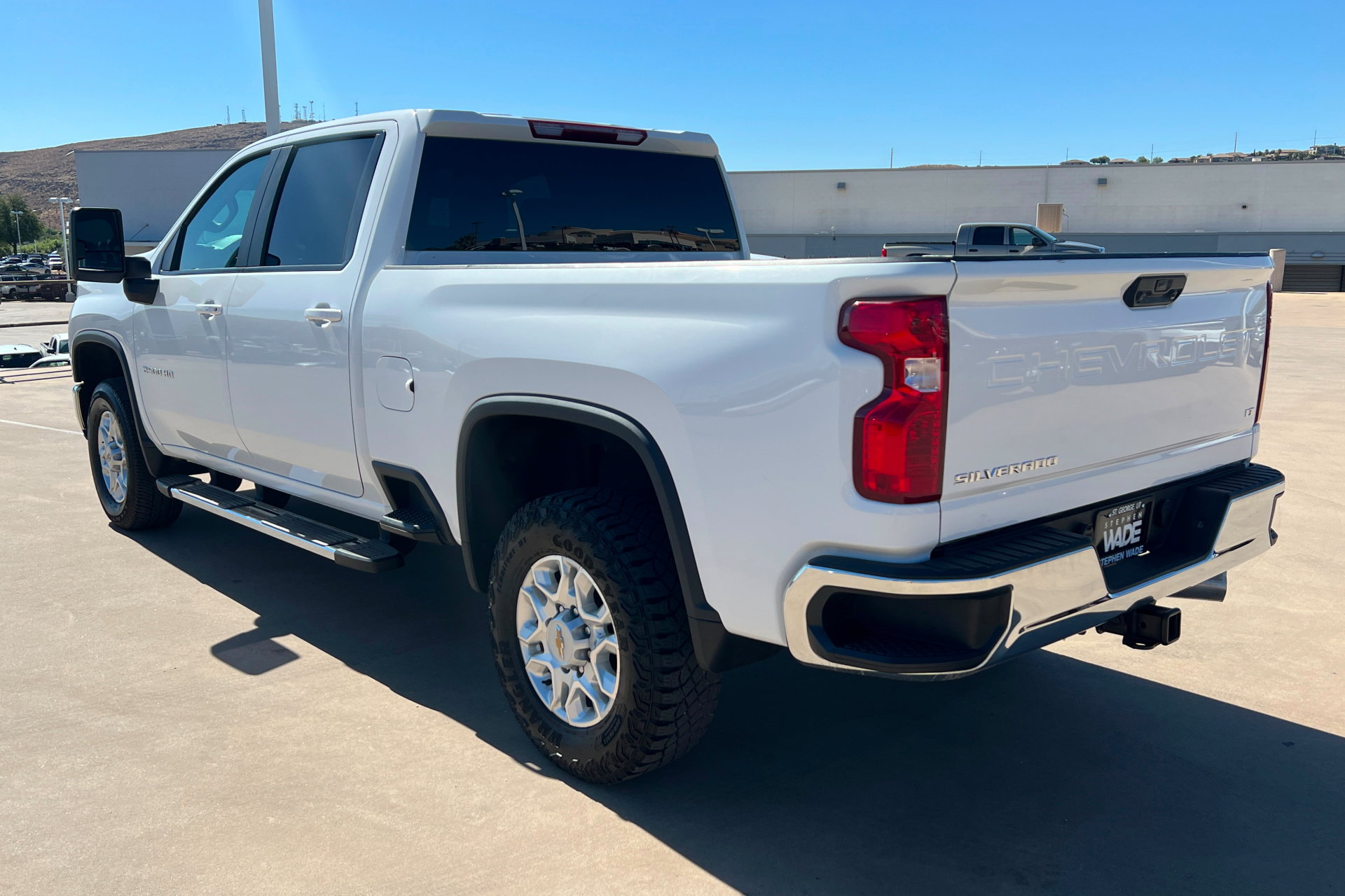 Used 2025 Chevrolet Silverado 2500 LT AWD/4WD image 3