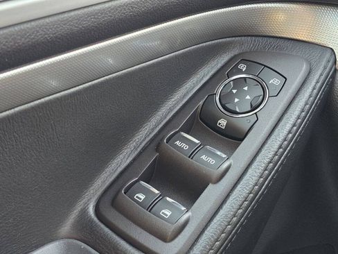 Used 2014 Ford Explorer XLT w/ Equipment Group 202A AWD/4WD image 29