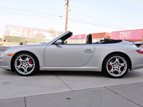 Used 2005 Porsche 911 Carrera S RWD image 5