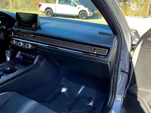 Used 2025 Honda Civic Sport image 15