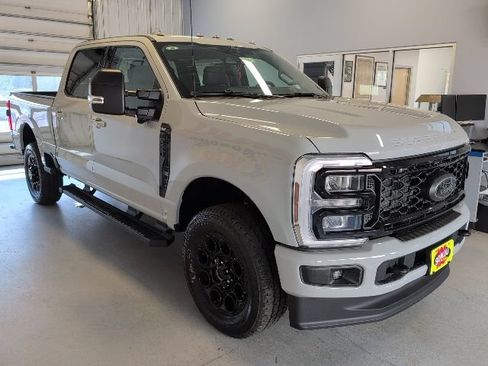 New 2026 Ford F250 XLT w/ XLT Premium Package AWD/4WD image 5