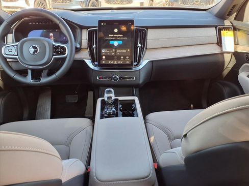 New 2026 Volvo XC90 B6 Plus w/ Protection Package Premier image 11