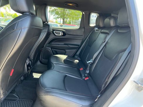 Used 2025 Jeep Compass Trailhawk AWD/4WD image 24
