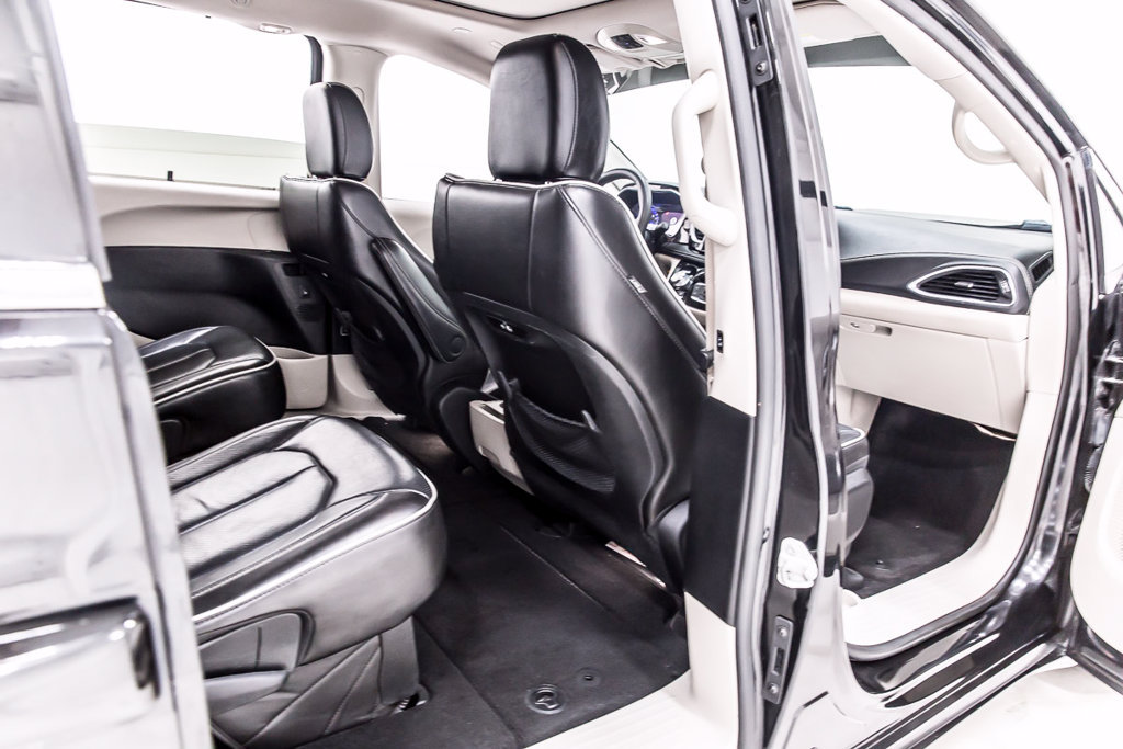 Used 2022 Chrysler Pacifica Limited FWD image 33