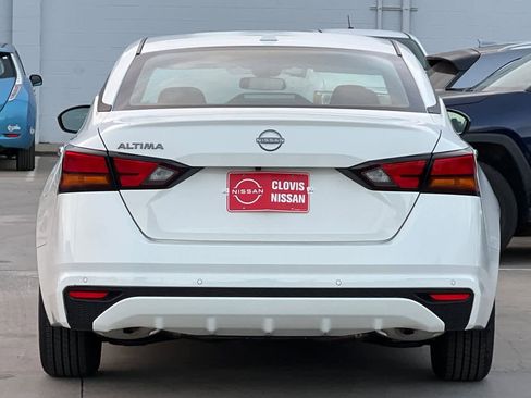 Used 2025 Nissan Altima 2.5 SV image 8
