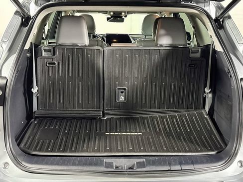 Used 2021 Toyota Highlander Platinum AWD/4WD image 22