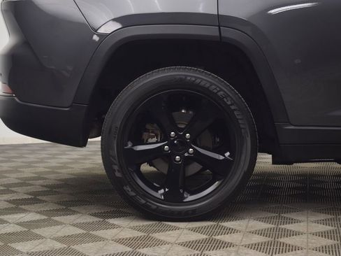 Used 2023 Jeep Grand Cherokee Altitude image 34