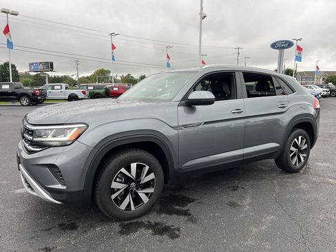 Used 2023 Volkswagen Atlas Cross Sport SE AWD/4WD image 3