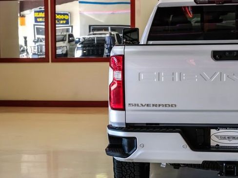 Used 2020 Chevrolet Silverado 3500 High Country image 50