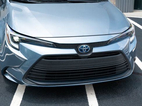Used 2023 Toyota Corolla LE FWD image 5