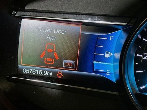 Certified 2019 Ford Explorer XLT w/ Equipment Group 201A image 9