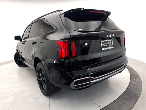 Certified 2023 Kia Sorento SX image 10