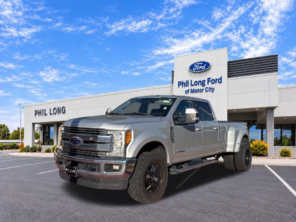 Used 2017 Ford F350 Lariat w/ Lariat Ultimate Package AWD/4WD image 3