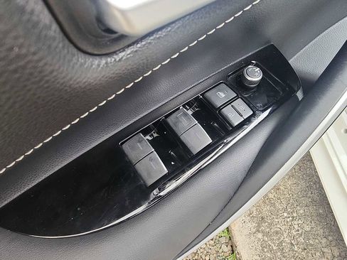 Used 2020 Toyota Corolla XSE image 15