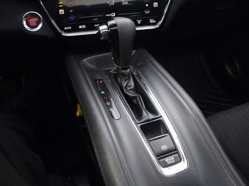 Used 2018 Honda HR-V EX image 12