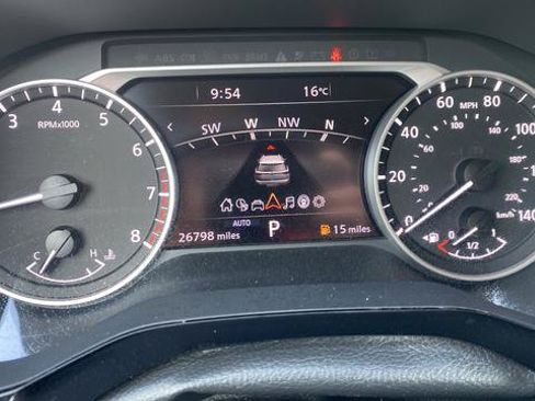 Used 2023 Nissan Pathfinder SL AWD/4WD image 14