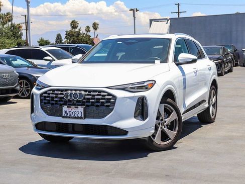Used 2025 Audi Q5 Premium Plus w/ Premium Plus AWD/4WD image 1