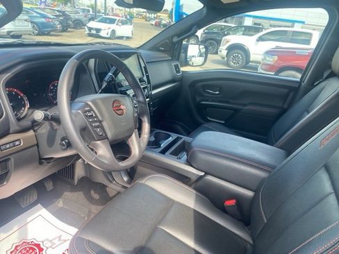 Used 2024 Nissan Titan PRO-4X w/ Pro-4x Convenience Package image 16