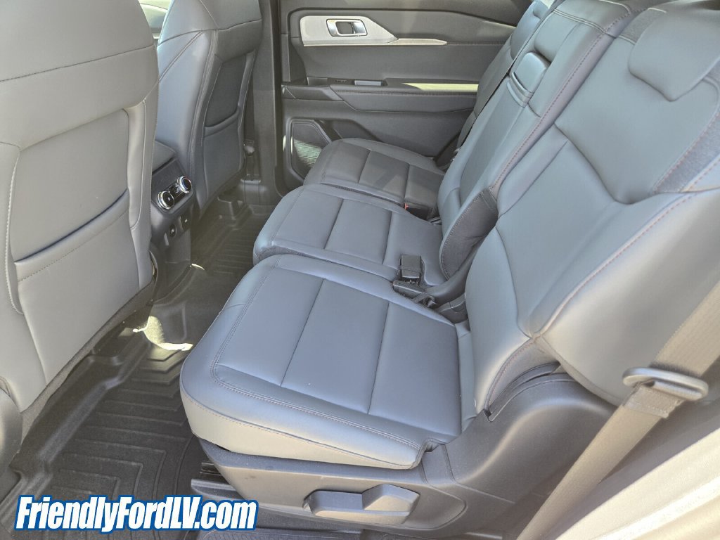 Certified 2026 Ford Explorer Active w/ Active Comfort Package RWD image 5