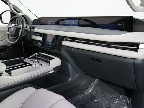 New 2026 Lincoln Navigator L Reserve AWD/4WD image 15