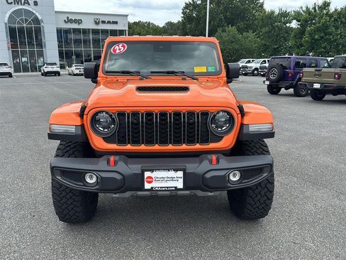Used 2025 Jeep Gladiator Mojave w/ Safety Group AWD/4WD image 2