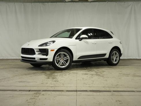Certified 2021 Porsche Macan image 1