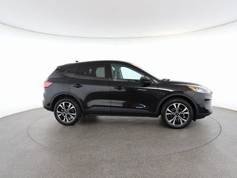 Used 2022 Ford Escape SE w/ SE Sport Appearance Package image 23