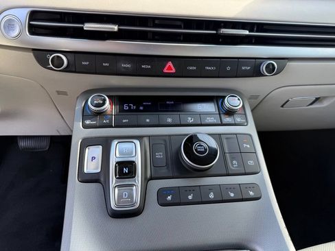 Used 2023 Hyundai Palisade Limited FWD image 19