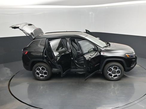 Used 2022 Jeep Compass Trailhawk w/ Trailhawk Elite Group AWD/4WD image 18