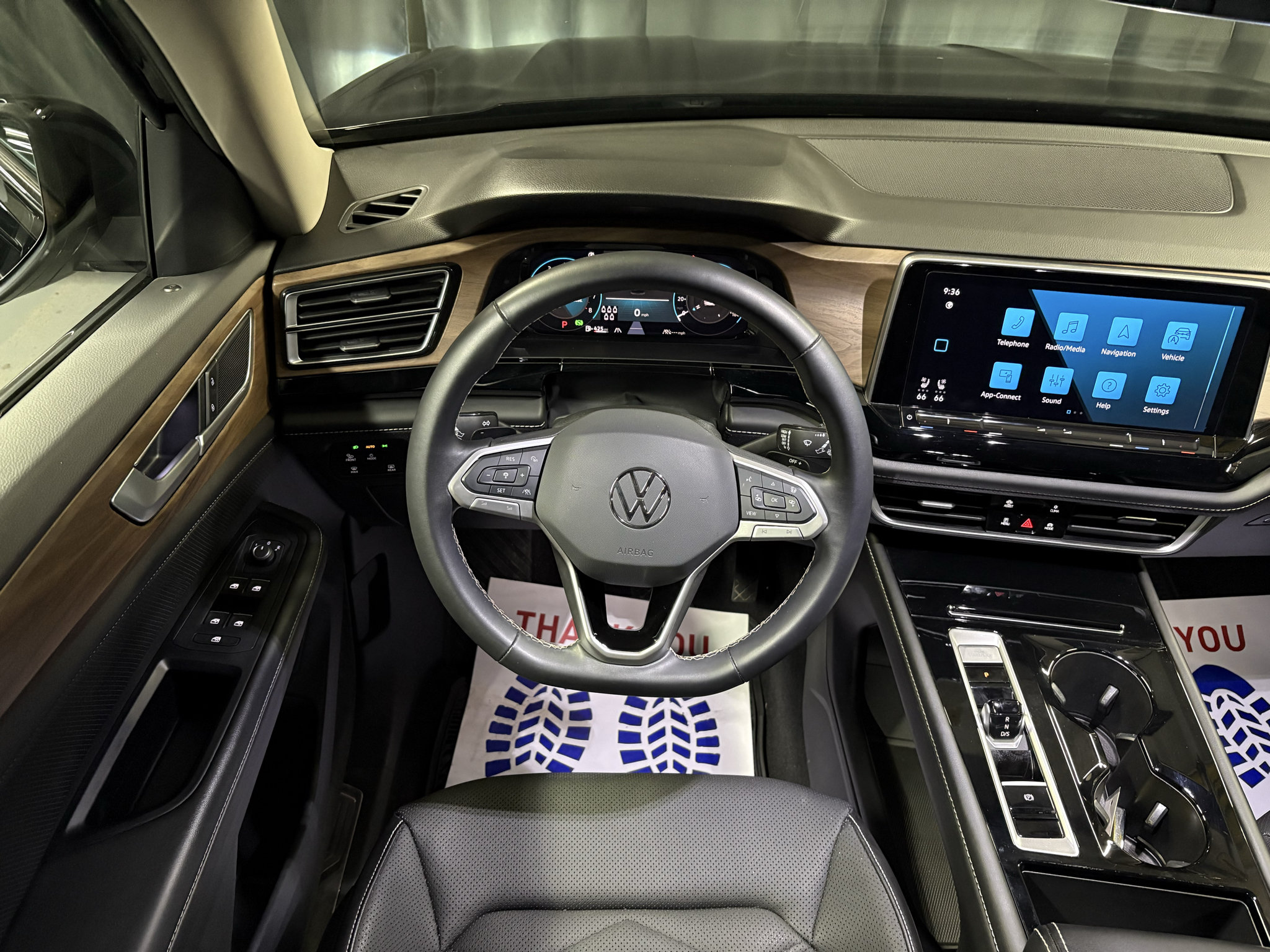 Used 2024 Volkswagen Atlas SE FWD image 9