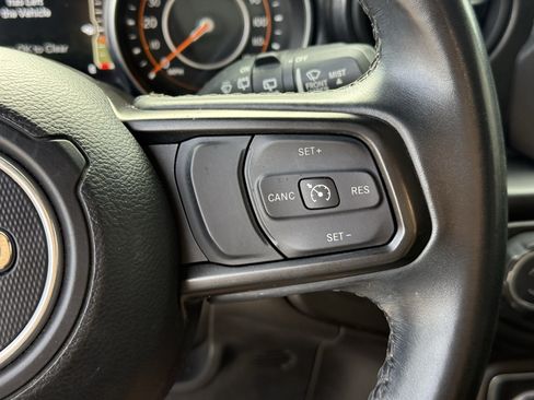 Used 2022 Jeep Wrangler Unlimited Sport AWD/4WD image 18