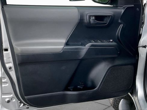 Used 2018 Toyota Tacoma SR w/ SR Convenience Package RWD image 22