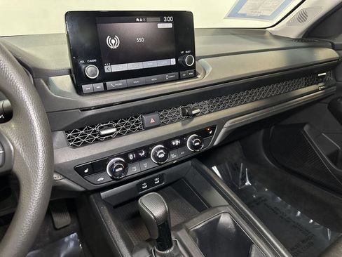 Certified 2023 Honda Accord EX image 28