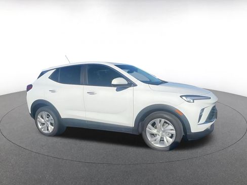 Used 2025 Buick Encore GX Preferred image 2