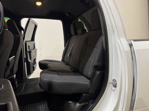 Used 2022 RAM 2500 Tradesman w/ Chrome Appearance Group AWD/4WD image 16