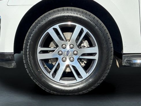 Used 2023 Ford Expedition Limited image 33