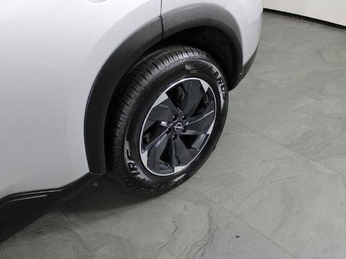 Certified 2025 Nissan Rogue SV image 10